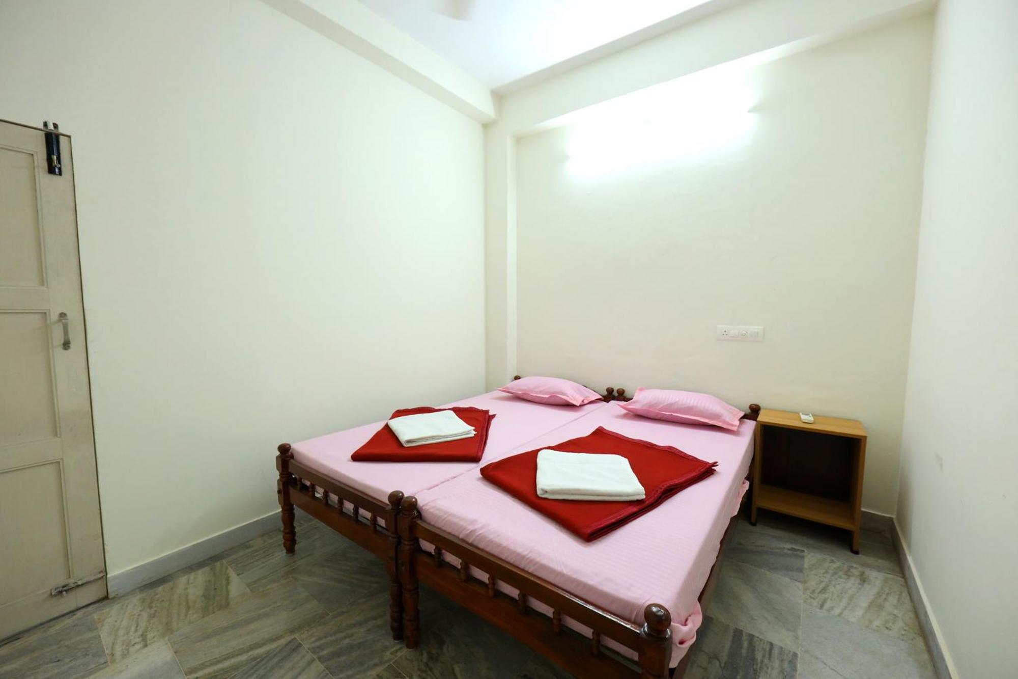 Temple View Residency Hotel Chottanikara Ngoại thất bức ảnh